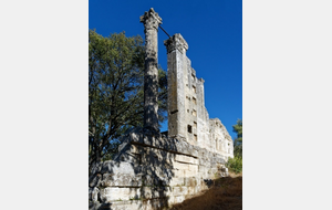 Autour de Vernègues, au rythme des chapelles et du temple de Diane - P1